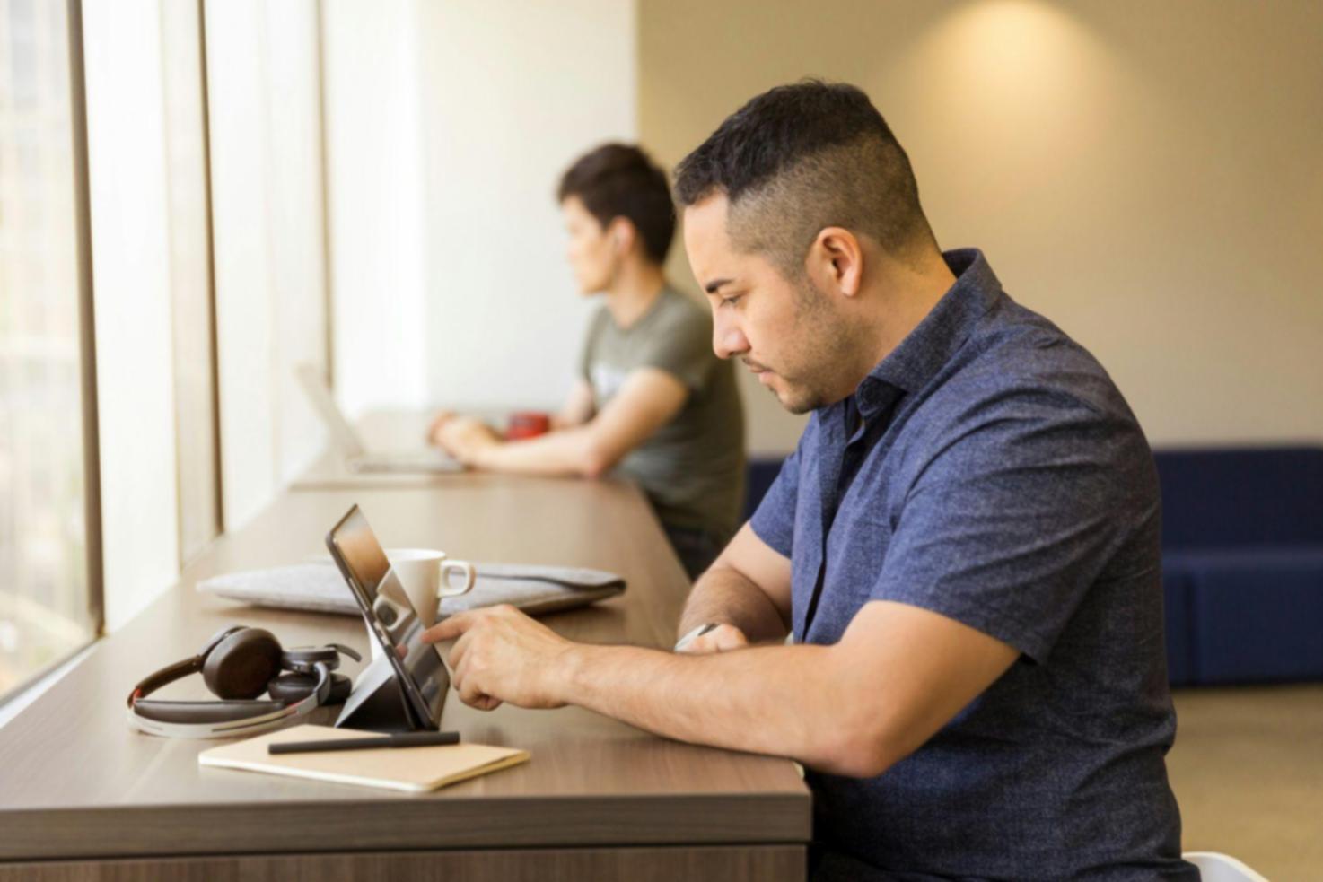 Learning fundamentals through structured curriculum